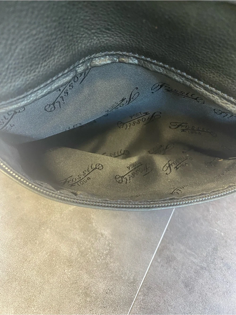 Fossil Y2K Black Leather Drawstring Flap Rucksack Backpack w/ side pockets-CLEAN
